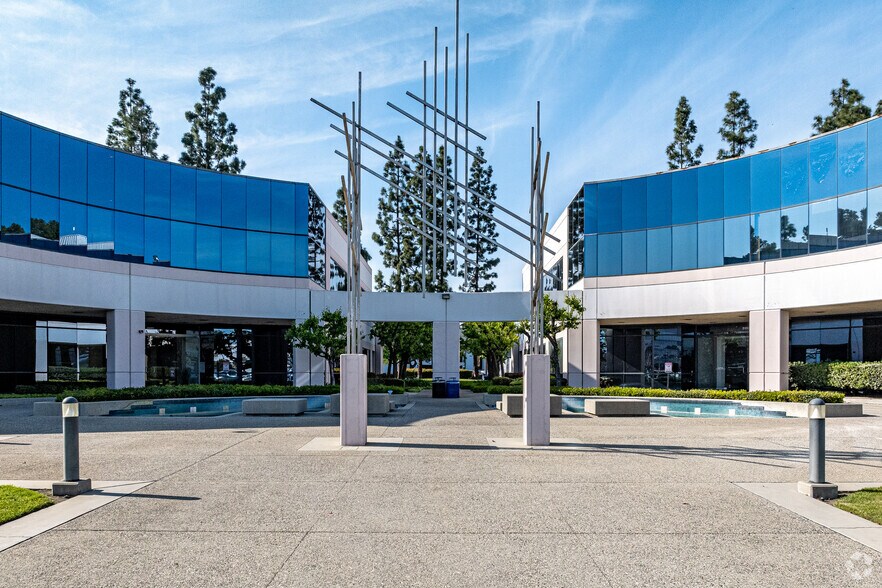 More Photos Of 5100 S Eastern Ave, Commerce Office For Lease