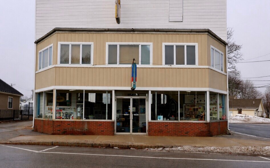 Primary Photo Of 9 Chestnut St, Dover Freestanding For Sale