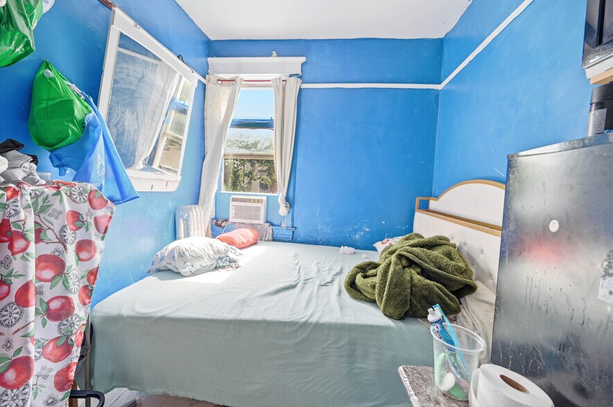 More Photos Of 25 Saratoga Ave, Yonkers Apartments For Sale