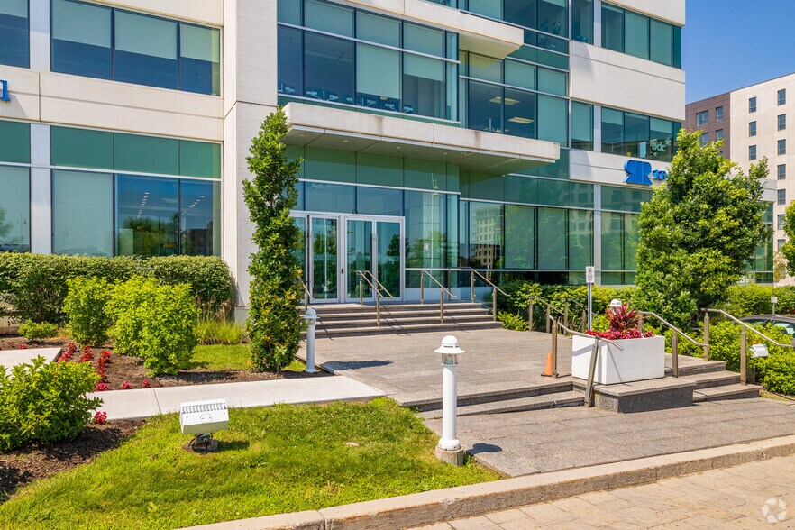 More Photos Of 6500 Rte Transcanadienne, Pointe-claire Coworking Space