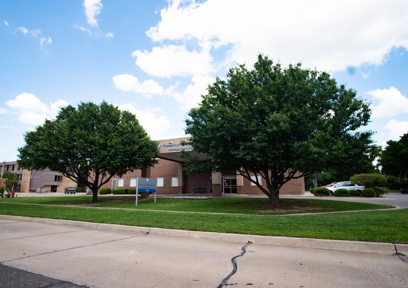 More Photos Of 310 S Highland Ave, Oklahoma City Healthcare For Sale