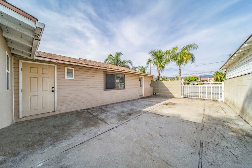 More Photos Of 21312 E Arrow Hwy, Covina Storefront Retail Residential For Sale