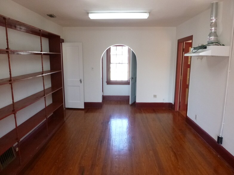 More Photos Of 429 N Ridgewood Ave, Daytona Beach Office For Sale