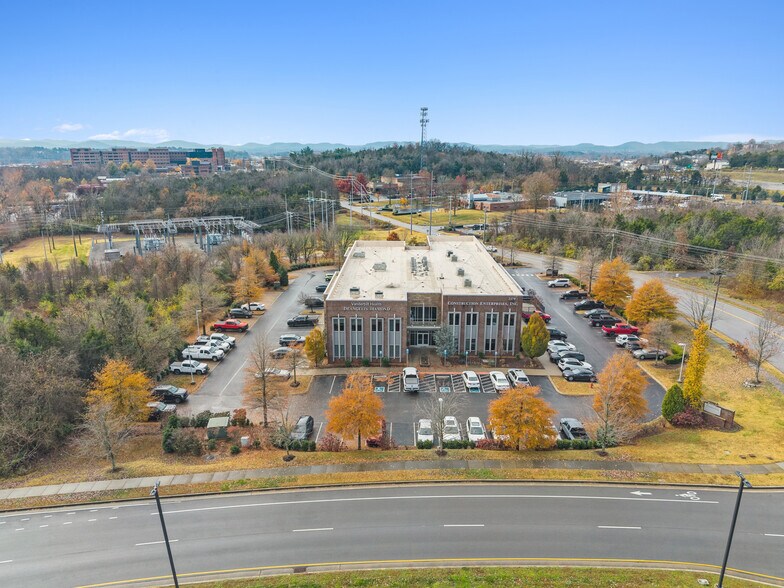 More Photos Of 2179 Edward Curd Ln, Franklin Loft Creative Space For Sale