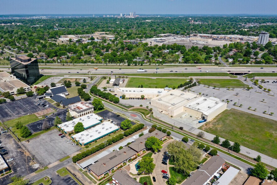 More Photos Of 5350 E 46th St, Tulsa Office For Lease