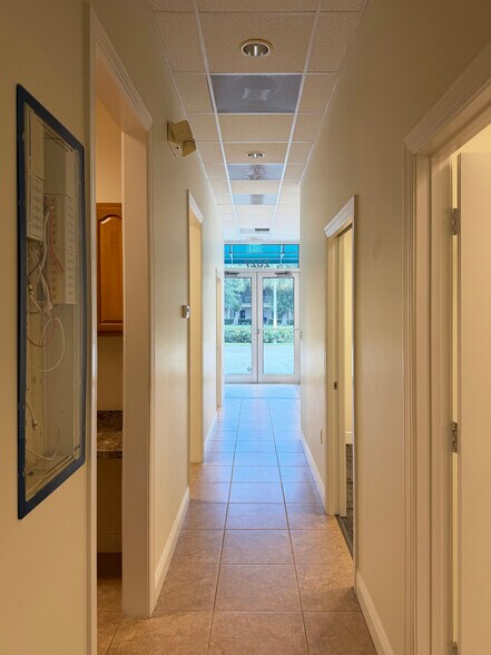 More Photos Of 2801 Flight Safety Dr, Vero Beach Service For Lease