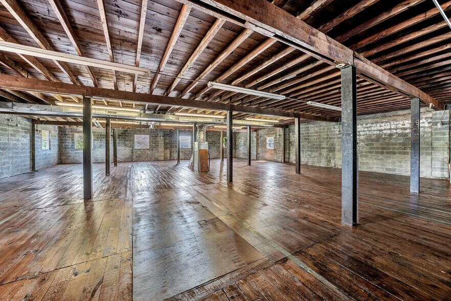 More Photos Of 106 Stoney Battery Rd, Troutville Restaurant For Sale