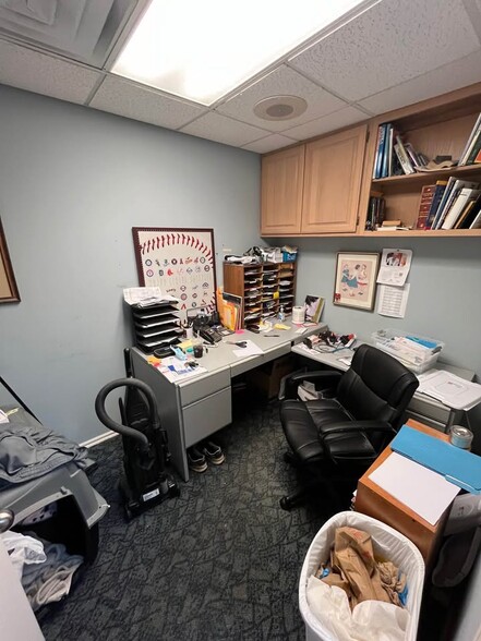 More Photos Of 817 S Elm Pl, Broken Arrow Medical For Lease