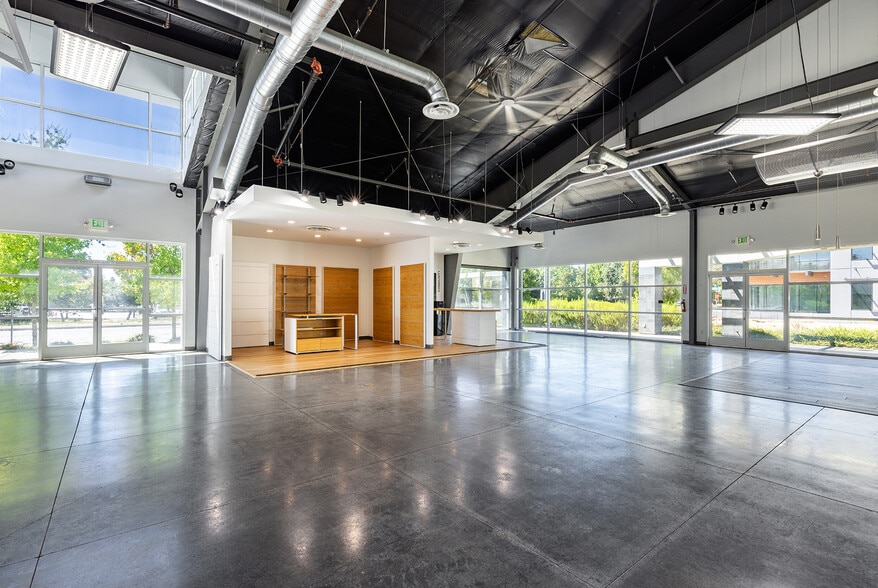 More Photos Of 800 American Way, Windsor Freestanding For Lease