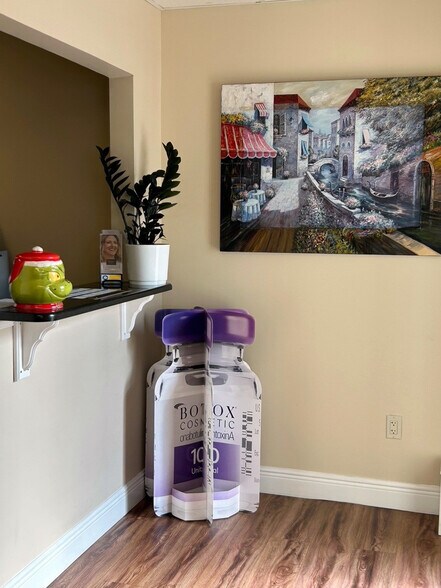 More Photos Of 525 S Hercules Ave, Clearwater Medical For Sale