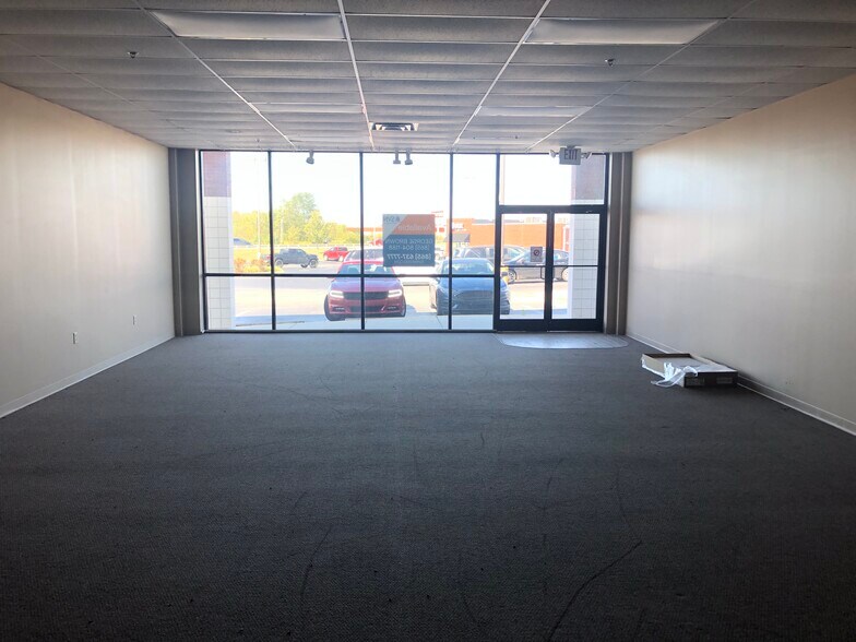 More Photos Of 2500 N Main St, Crossville Unknown For Lease