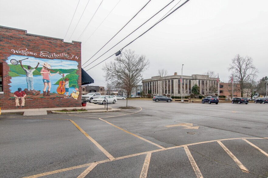 More Photos Of 108 W Walnut St, Smithville Restaurant For Sale