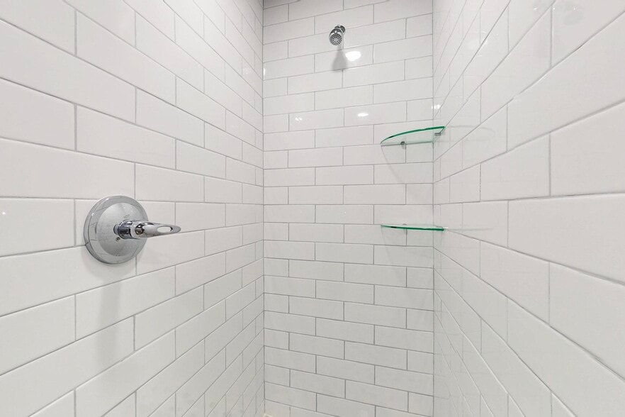 More Photos Of 13053 Harmon Rd, Fort Worth Warehouse For Sale