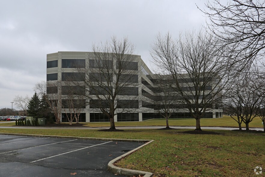 More Photos Of 8425 Woodfield Crossing Blvd, Indianapolis Office For Lease