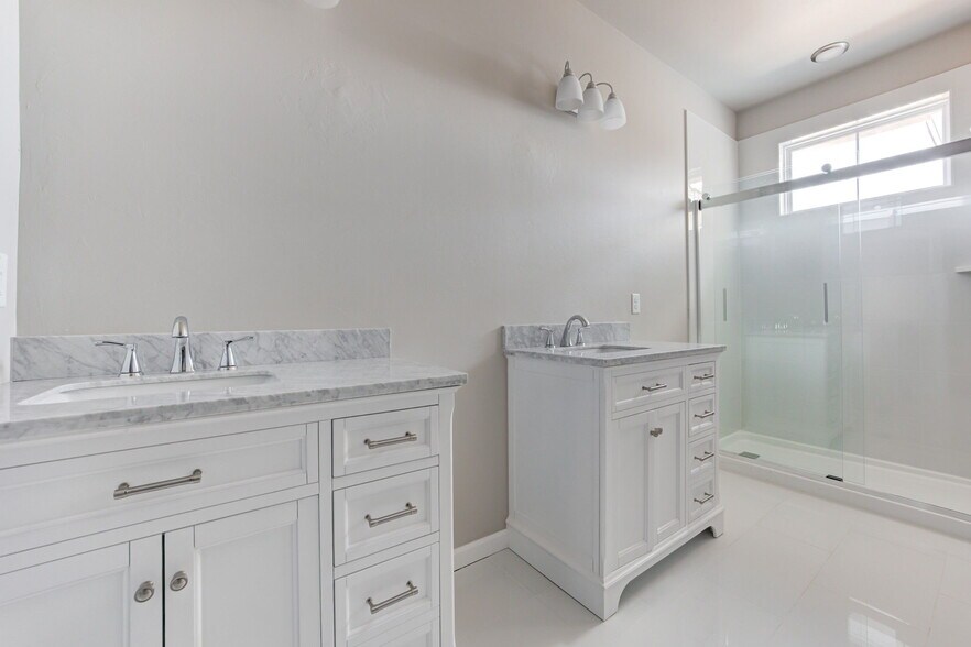 More Photos Of 12001 Rivers Trl, Oklahoma City Specialty For Sale