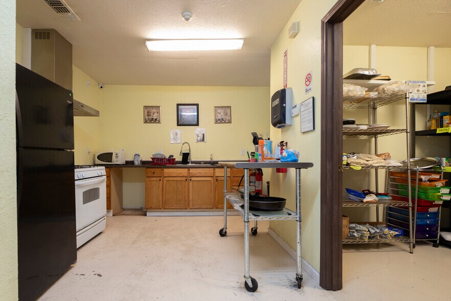 More Photos Of 2522 Holly Hill Dr, San Antonio Medical For Lease