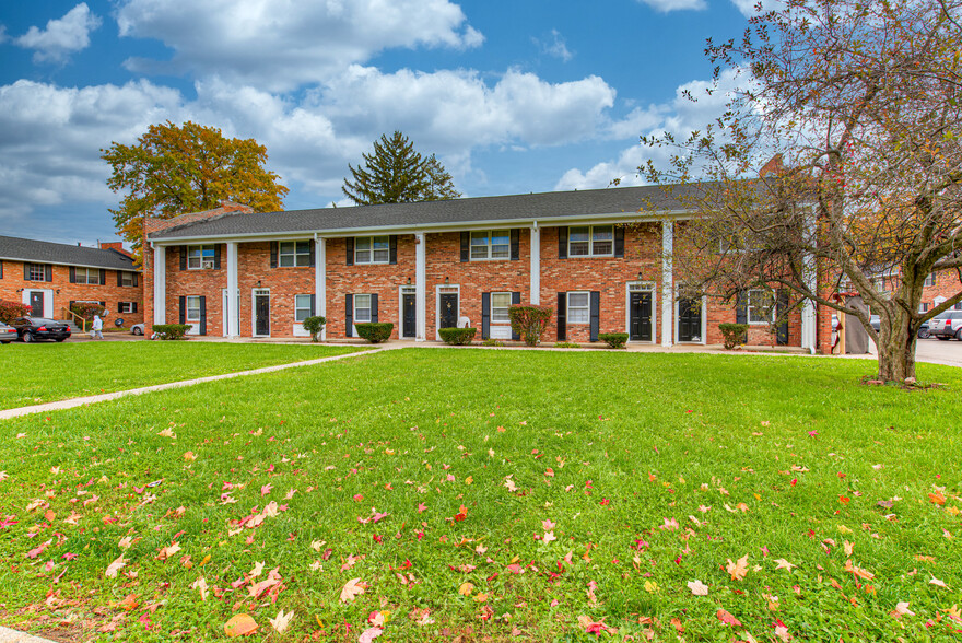 Primary Photo Of 6035 Williamsburg Ct, Indianapolis Apartments For Sale