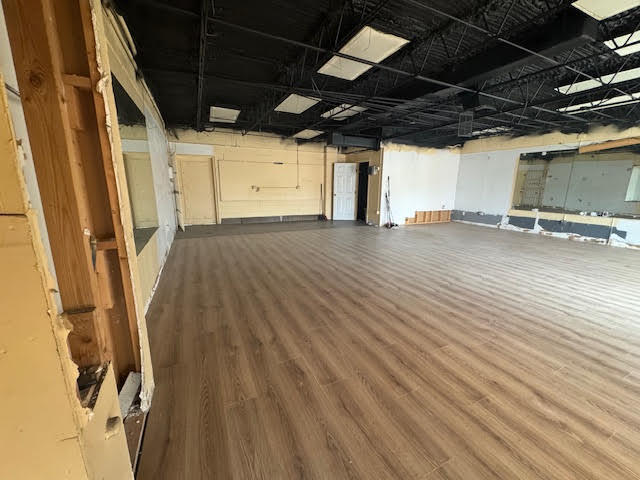 More Photos Of 1031-1039 Bandera Rd, San Antonio Storefront For Sale