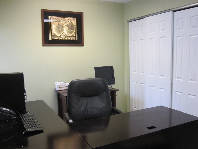 More Photos Of 11303-11327 Amherst Ave, Wheaton Office Residential For Lease