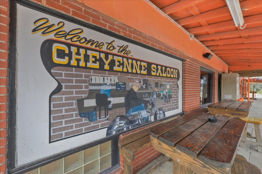 More Photos Of 337 S US Highway 17, East Palatka General Retail For Sale