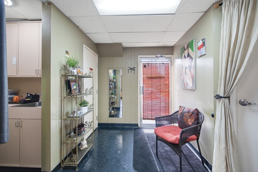 More Photos Of 13122 W Washington Blvd, Los Angeles Freestanding For Sale