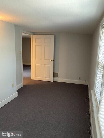 More Photos Of 300 Spruce St, Doylestown Office For Sale