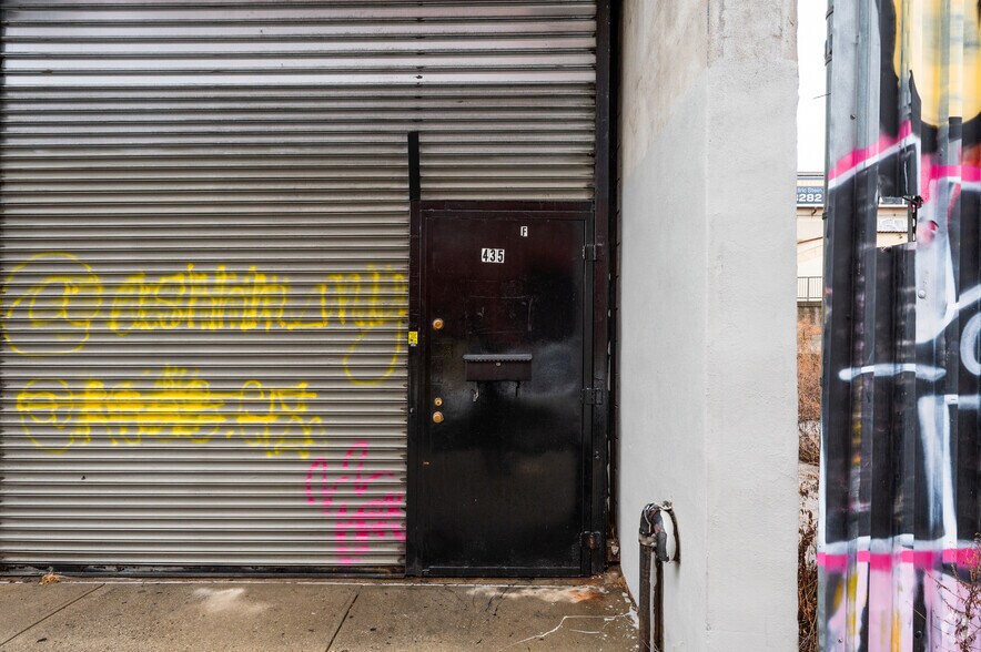 More Photos Of 435 Austin Pl, Bronx Warehouse For Lease