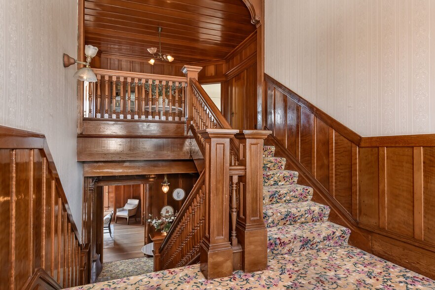 More Photos Of 8 Keller St, Petaluma Office Residential For Sale