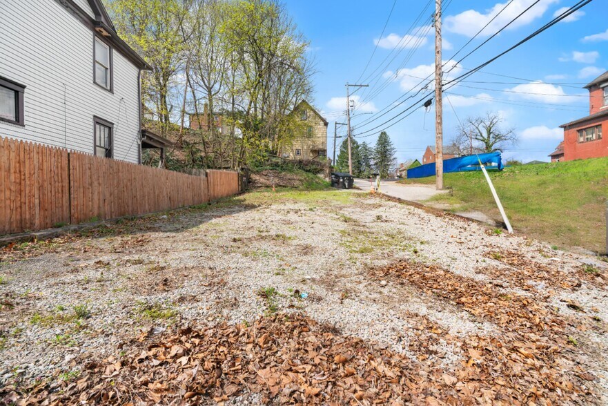 More Photos Of 610 Evans Ave, Mckeesport Bar For Sale