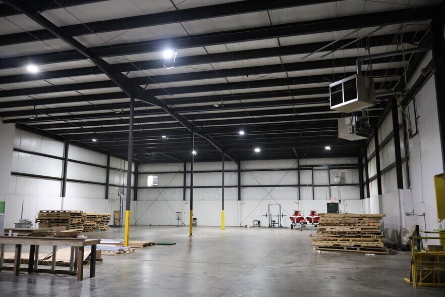 More Photos Of 849 Main St, Burlington Warehouse For Lease