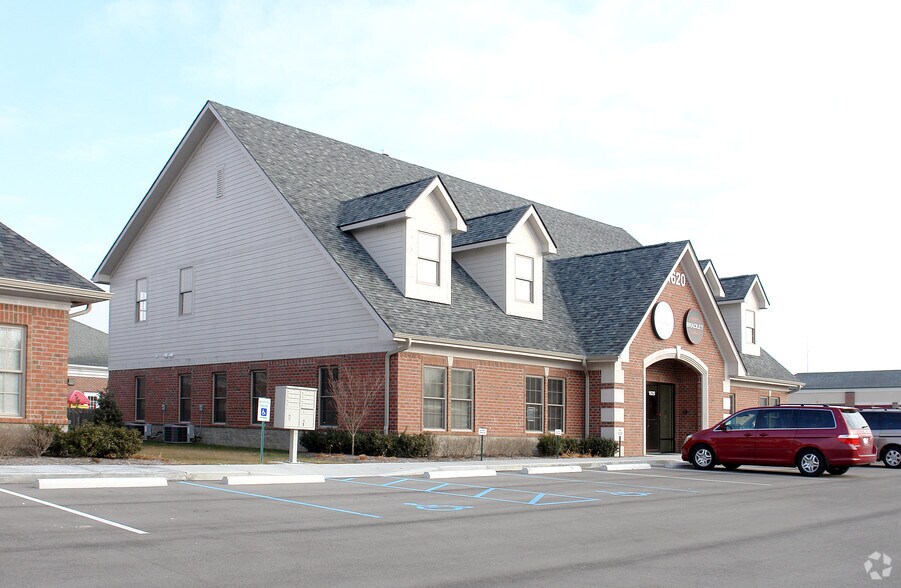 More Photos Of 1620 W Oak St, Zionsville Office For Lease