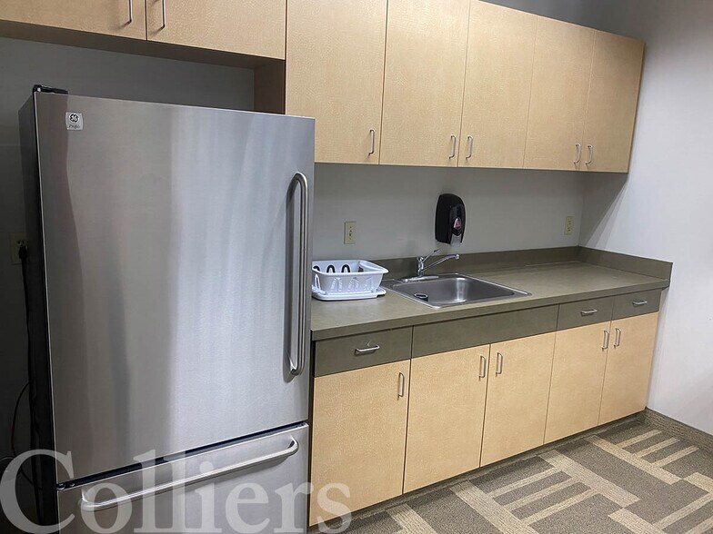 More Photos Of 408 S Eagle Rd, Eagle Coworking Space