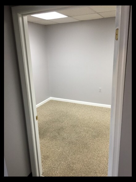 More Photos Of 28 Liberty St, Westminster Apartments For Lease