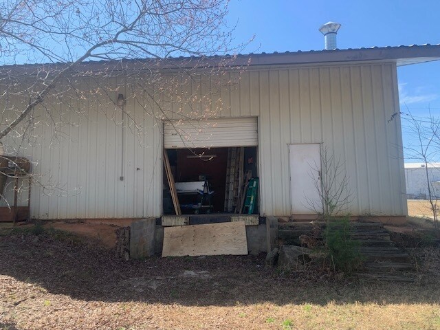 More Photos Of 118 Pride Dr, Simpsonville Warehouse For Lease