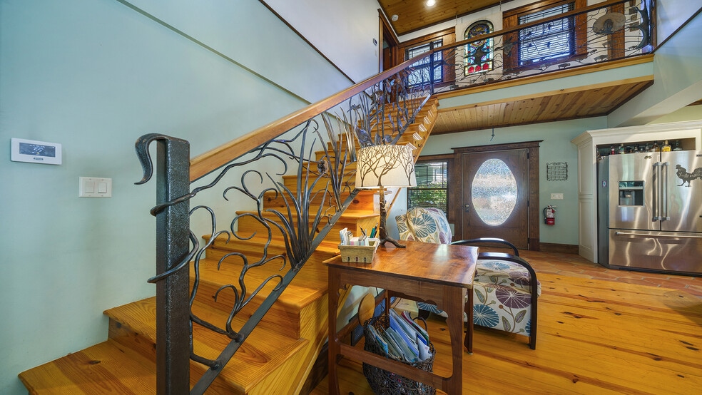 More Photos Of 409 N State St, Franklin Grove Hotel For Sale