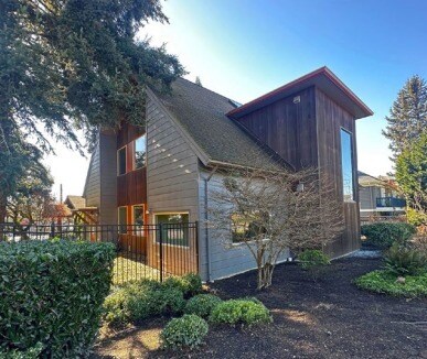 More Photos Of 115 Eastside St NE, Olympia Veterinarian Kennel For Sale