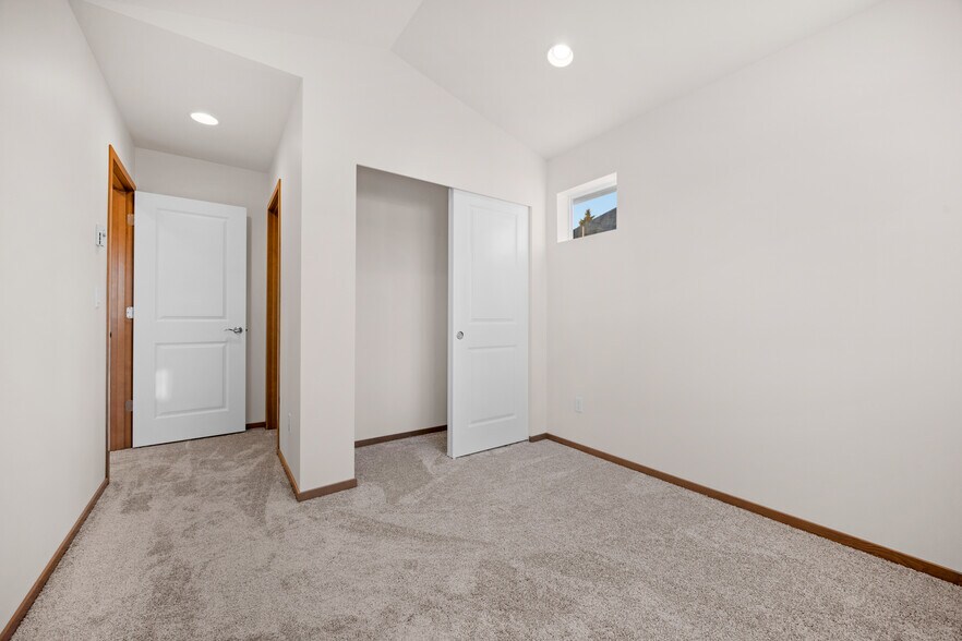 More Photos Of 1925 Lombard Ave, Everett Multifamily For Sale