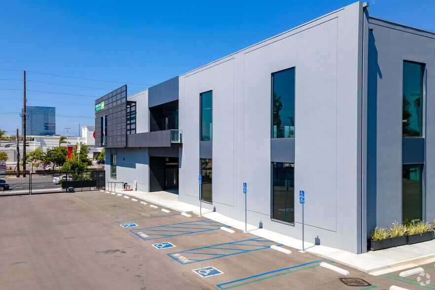 Primary Photo Of 5830 Obama Blvd, Los Angeles Office For Lease