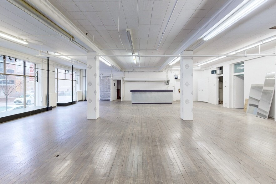 More Photos Of 10-14 Mccaul St, Toronto Office For Sale