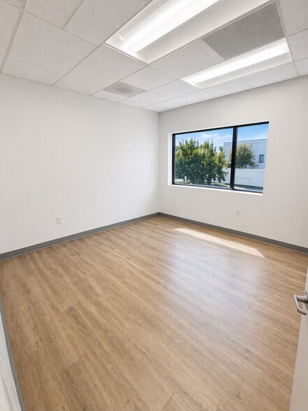 More Photos Of 10537 Santa Monica Blvd, Los Angeles Medical For Sale