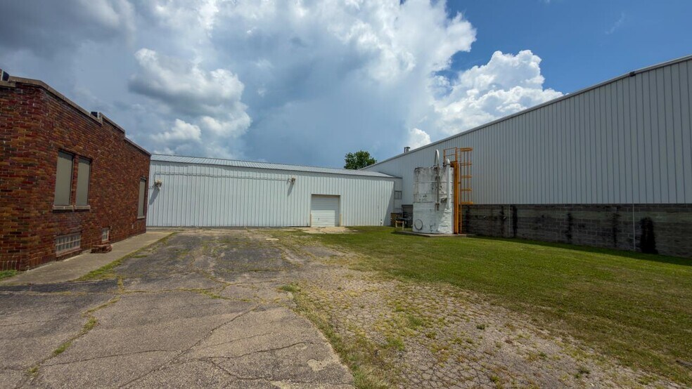 More Photos Of 700 N Eastern Ave, Connersville Industrial For Sale