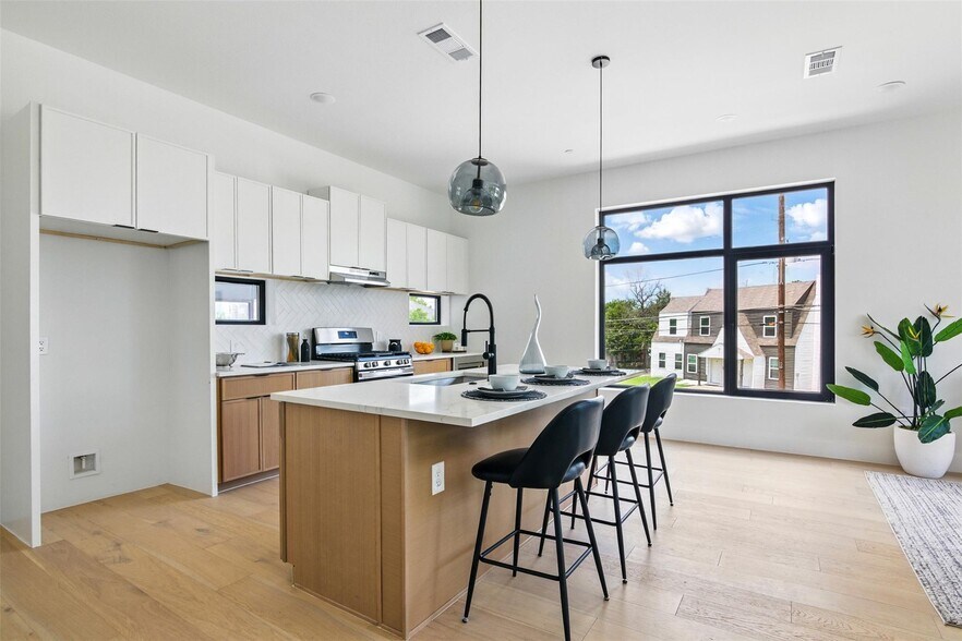 More Photos Of 426-430 E 8th St, Dallas Apartments For Sale
