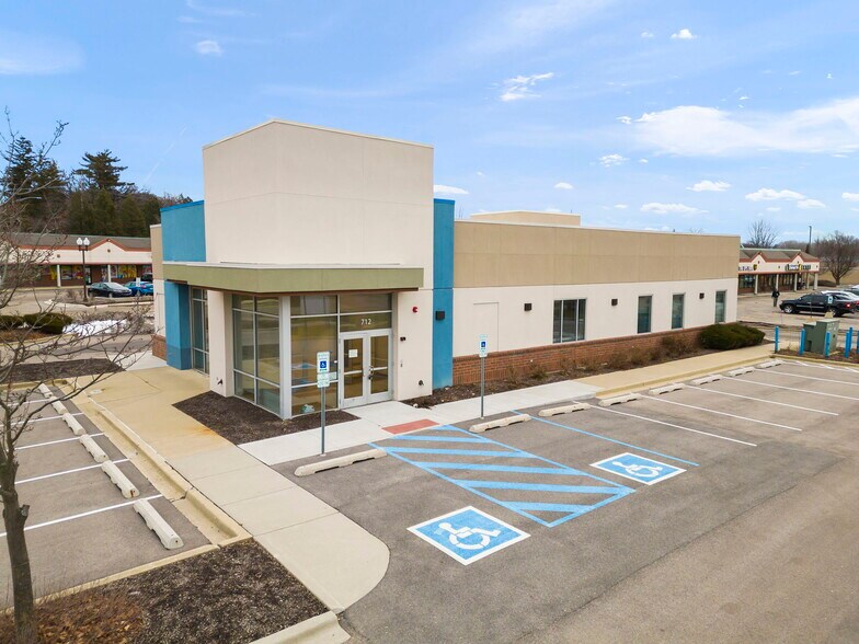 More Photos Of 712 Northwest Hwy, Fox River Grove Medical For Sale