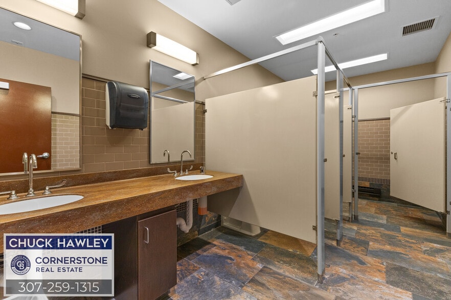 More Photos Of 104 S Wolcott St, Casper Office For Sale