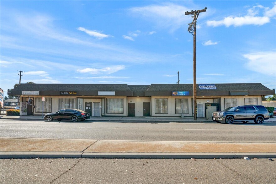 More Photos Of 3298 E McKinley Ave, Fresno Freestanding For Lease