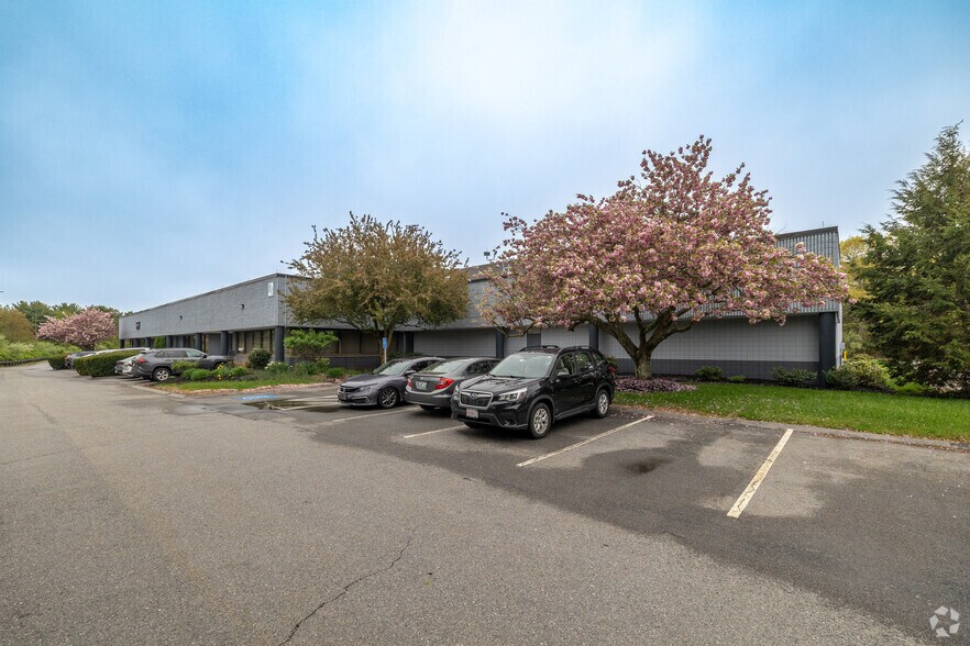 More Photos Of 10 Commerce Way, Norton Research And Development For Lease
