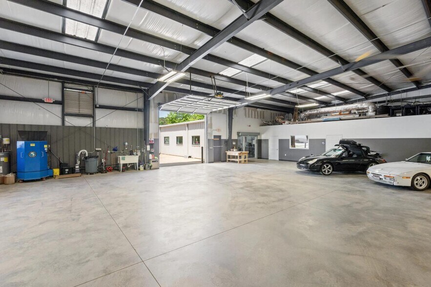 More Photos Of 20 Bellamy Pl, Stockbridge Warehouse For Sale
