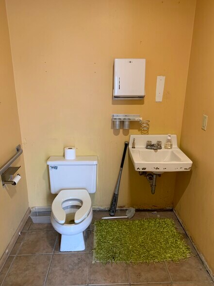 More Photos Of 224-226 W Michigan Ave, Ypsilanti Apartments For Lease