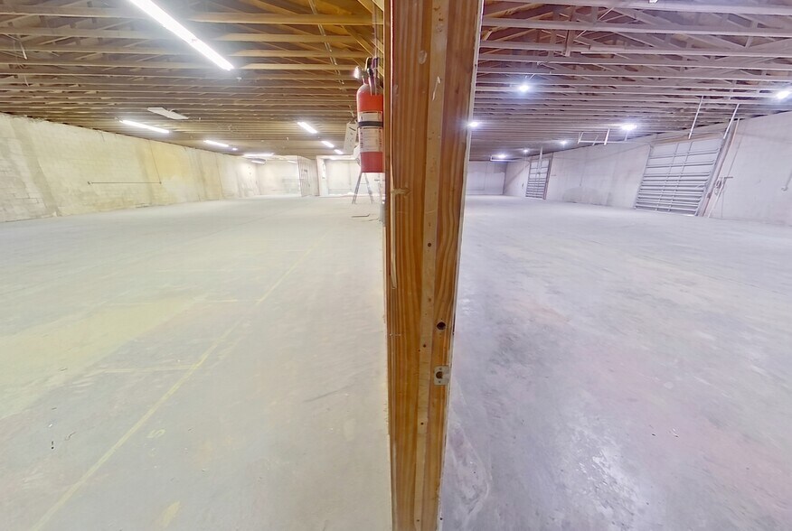 More Photos Of 2800 N P St, Pensacola Warehouse For Lease