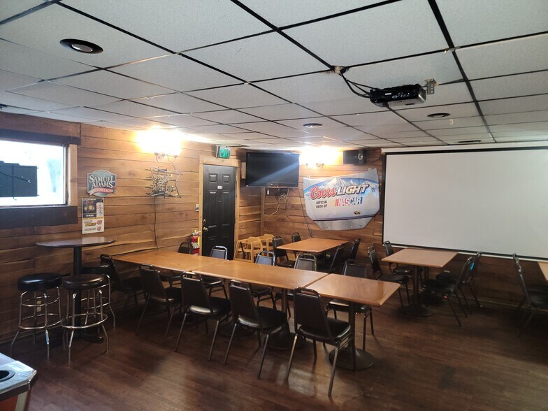 More Photos Of 7628 Southeastern Ave, Indianapolis Restaurant For Sale